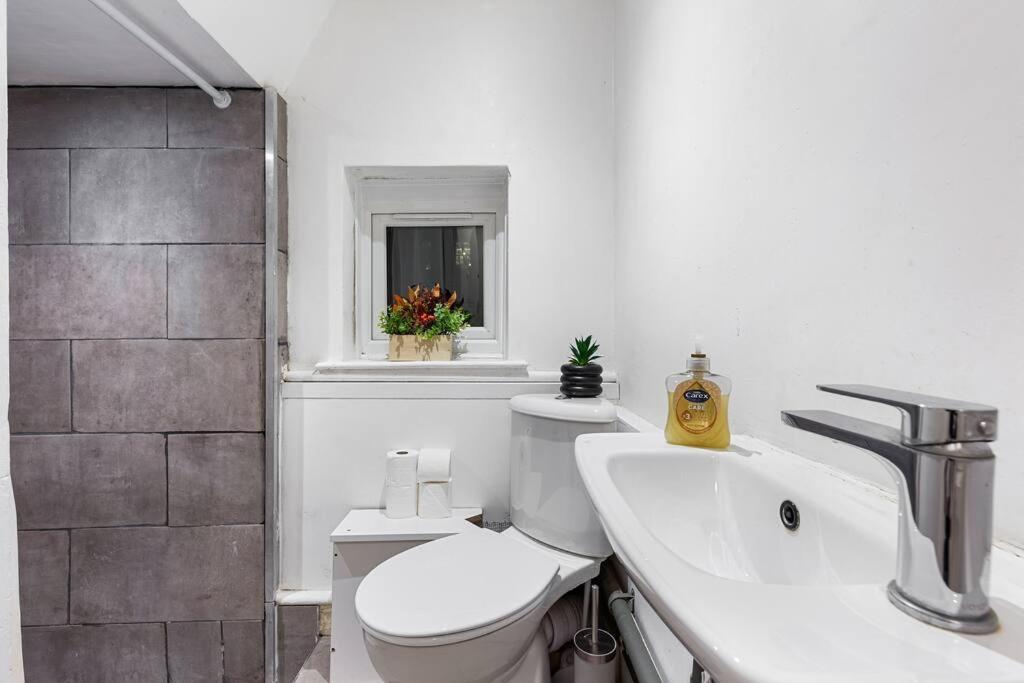 Holiday Home Near Kings Cross Sleep 12 Sp7 London Exterior photo
